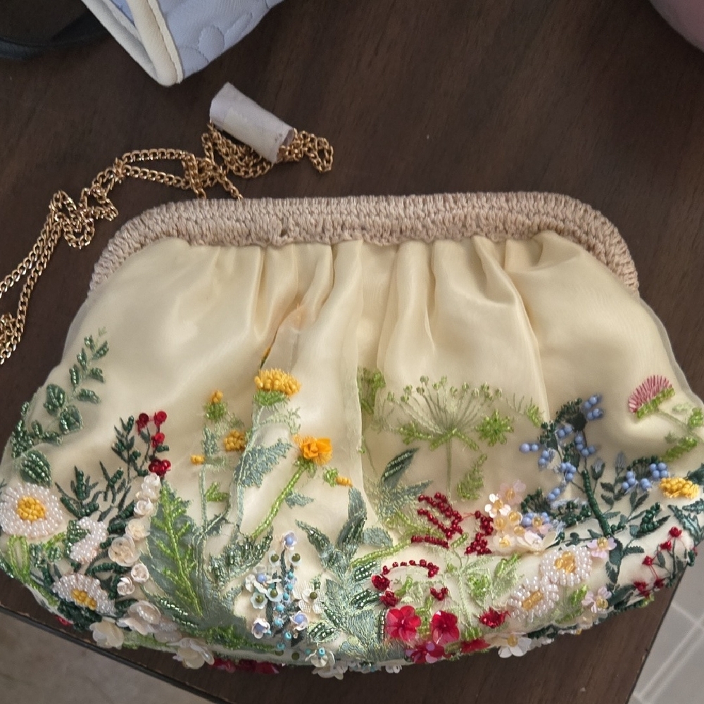 Floral Embroidered Cream Clutch